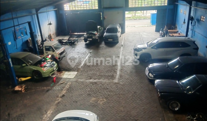 Bengkel Cucian Mobil Loss Ada Cafe Resto di Rungkut