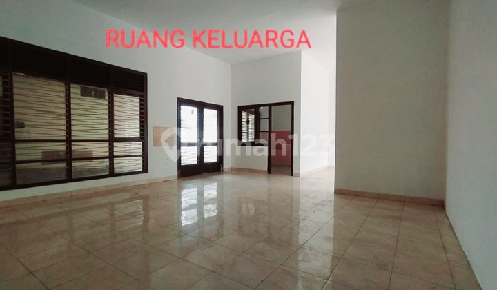 Industrial Home Office Warehouse in Ngagel