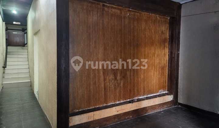 4-Story Renovated Shop House in RMI Ngagel Complex. 2