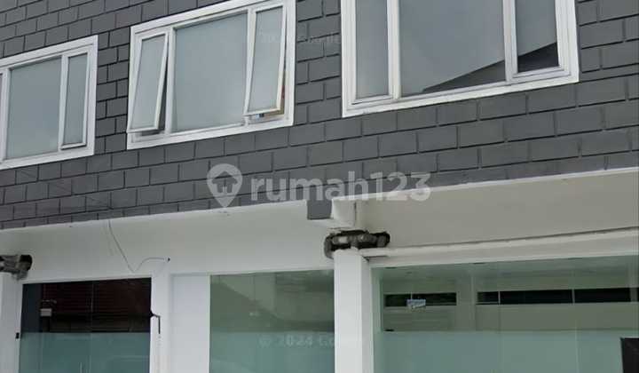 Gedung Ruang Usaha Serba Guna Dekat Mayjen Sungkono