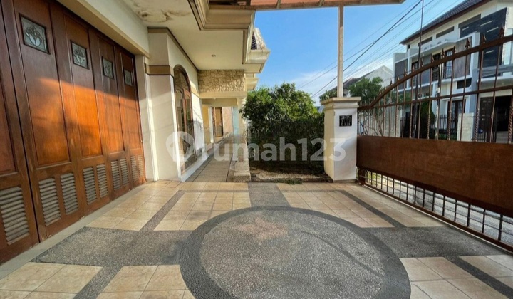 Rumah Mewah 2 Lantai Dekat Galaxy Mall Merr