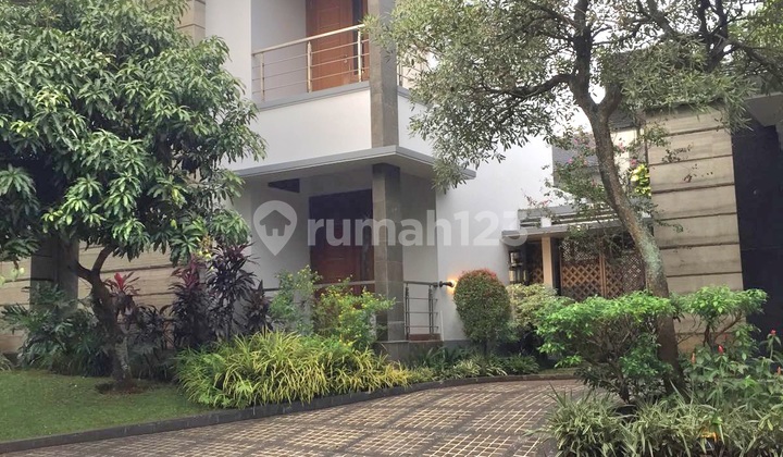 2-Story Villa House, Freehold Title, Furnished, Below Market Price, Elite Bintaro Area, Land Size 249 m². 2