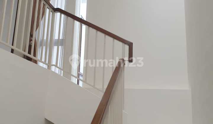 Hot Sale Rumah 2Lt Semi Furnished SHM Discovery Bintaro Cl 331