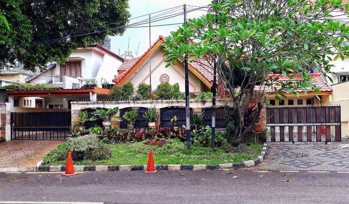 Rumah Mewah 2lt SHM Kontemporer Style Menteng Jakpus Cl 099 1