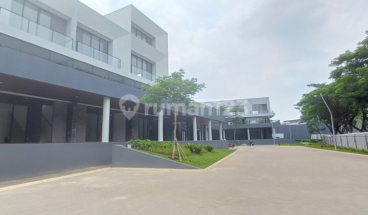 Ruko baru 3 lantai Posisi hoek siap huni Emerald Bintaro CL 221