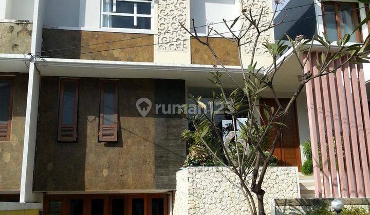 Dijual Rumah 3 Lantai, Fullfurnish Siap Huni di Daerah Benoa 1