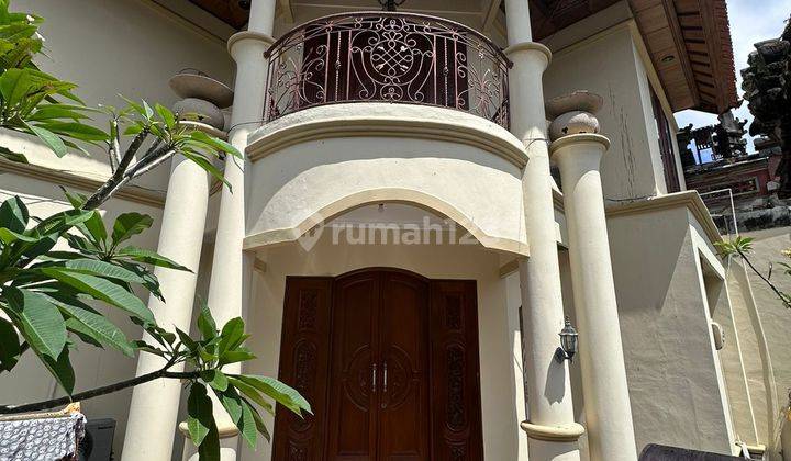 House for sale with European style in the Peguyangan area 2