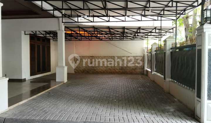 Rumah Sewa bisa untuk Kantor Area Kebayoran Baru. 2