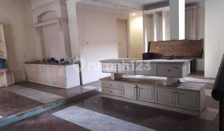 Rumah Dijual Lokasi Strategis .. Area Permata Hijau