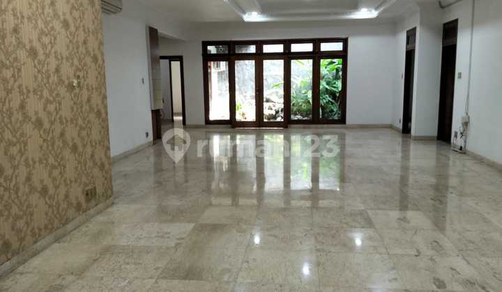 Rumah Sewa bisa untuk Kantor Area Kebayoran Baru.