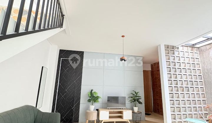 RUMAH BARU TIGA LANTAI CIPAGERAN 2