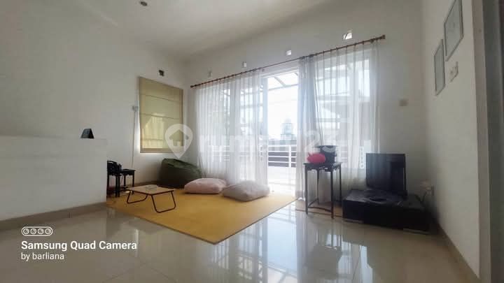 RUMAH DUA LANTAI KAWASAN AWILIGAR 2
