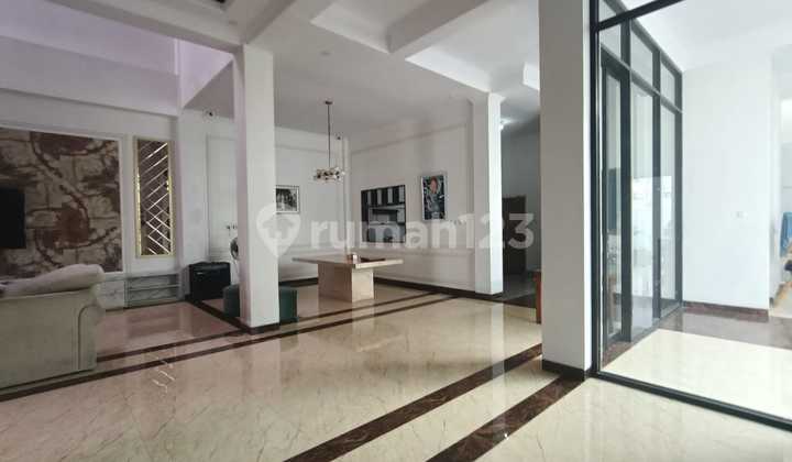 Rumah Furnish Kawasan Banjarsari Solo 2