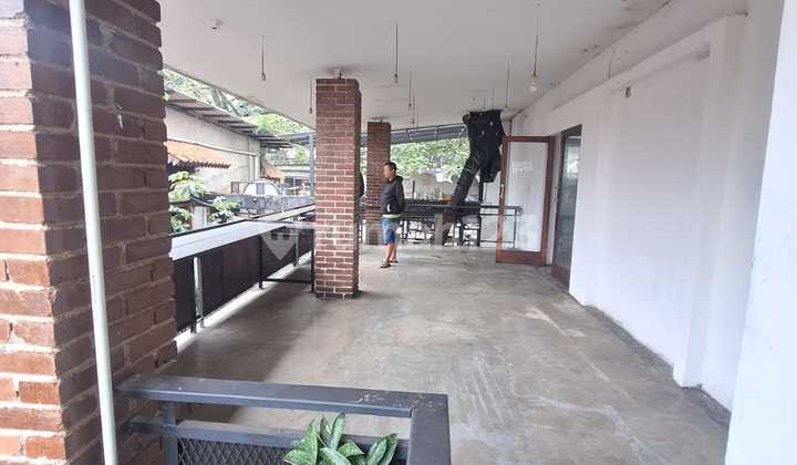  RUANG USAHA DUA LANTAI SUTAMI