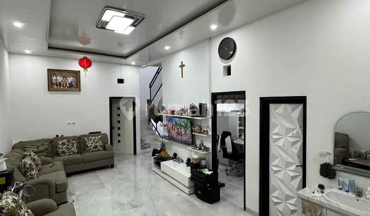 RUMAH 4 LANTAI FURNISH KAWASAN SOREANG