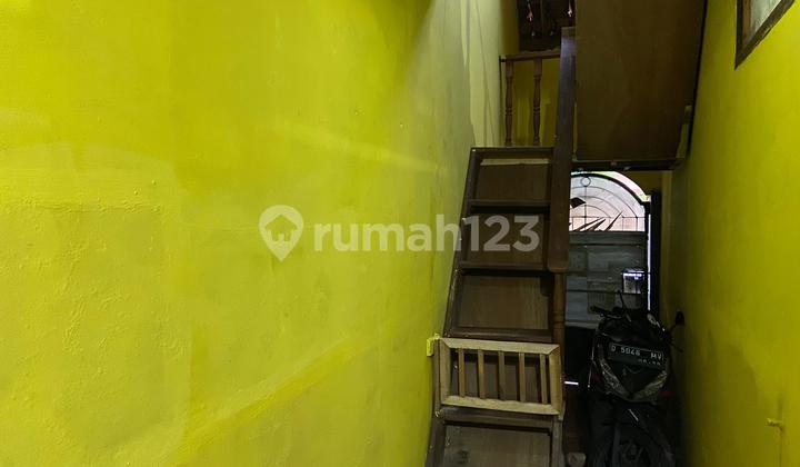 TWO-STORY HOUSE IN CIPAGERAN 2