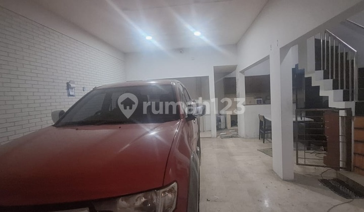 RUKO DUA LANTAI DUA SUTAMI 