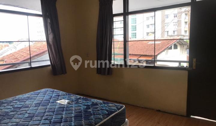 Rumah Dua Lantai Dekat Unpar Ciumbuleuit Masuk Motor 2