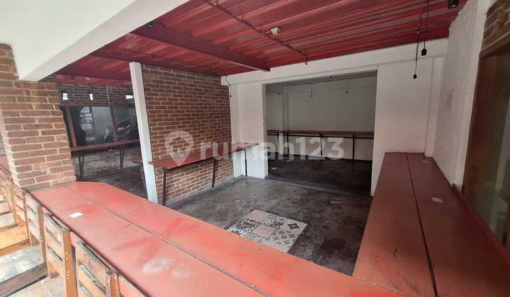  RUANG USAHA DUA LANTAI SUTAMI