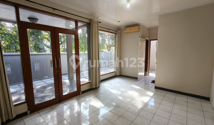 Ruang Usaha untuk Kantor di Pasirluyu Regol