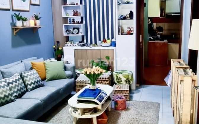 Rumah Siap Huni Tiga Lantai Sariwangi