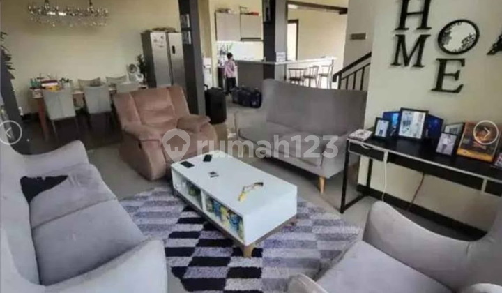 RUMAH TIGA LANTAI FURNISH DEKAT PASAR LEMBANG