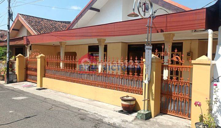 Rumah 2 Lantai Bagus Unfurnished SHM di Mojoroto, Kediri 1