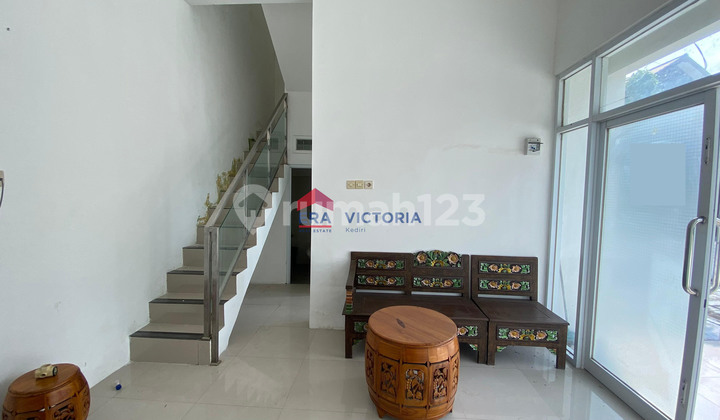  Hunian Eksklusif Bella Mansion - Carport 2 Mobil & Akses Jalan Luas 2