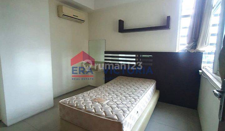 DISEWAKAN Unit Apartemen Di High Point Surabaya Full-Furnished Dekat dengan Universitas Petra (hanya beberapa menit jalan kaki) Akses mudah ke Tol Waru, Bandara Juanda, dan pusat kota dan Dikelilingi banyak tempat makan, kafe, dan minimarket 1