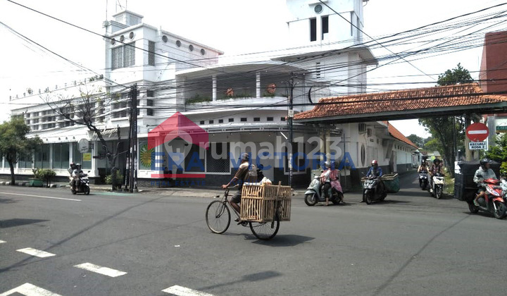 For Rent Commercial Space in Payaman Nganjuk, City Center and Business Area, Suitable for Culinary Business and Others. For Rent Commercial Space in Payaman Nganjuk, City Center and Business Area, Suitable for Culinary Business and Others.