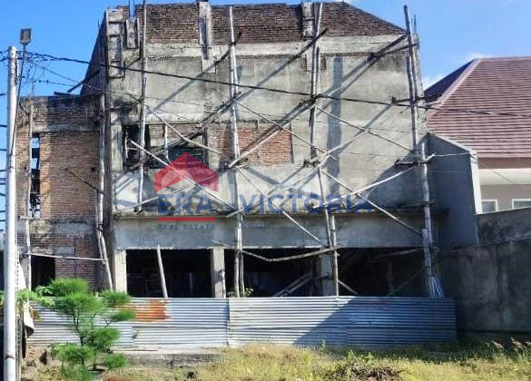 Jual Cepat Tanah 240 m2 SHM Kediri Kota Bonus Bangunan & Kolam Renang