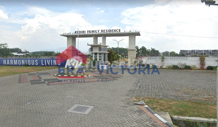 House FOR SALE in KFR Housing, brand new condition (pre-order), close to the Gudang Garam Area. House FOR SALE in KFR Housing, brand new condition (pre-order), close to the Gudang Garam Area.