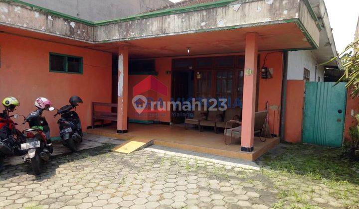 Rumah DIJUAL di Ds Ketami Pesantren Kota Kediri Lokasi sangat strategis, cocok untuk dipakai usaha apapun, dilengkapi pagar keliling dan SIAP HUNI 2