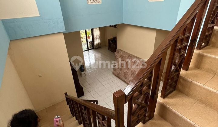 foto lainnya rumah pinggir jalan raya di
