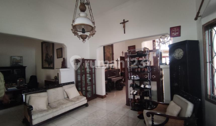 Affordable 2-Story House on Jl Yusuf Adiwinata, Gondangdia, Menteng 2