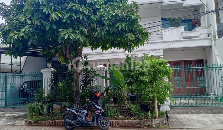 Super cheap 2-story house on Jl Rajawali Selatan 4, Gunung Sahari Utara