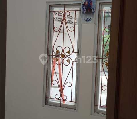 Rumah Komplek One Gate System Peninggilan Japos Dekat Bus Trans 2