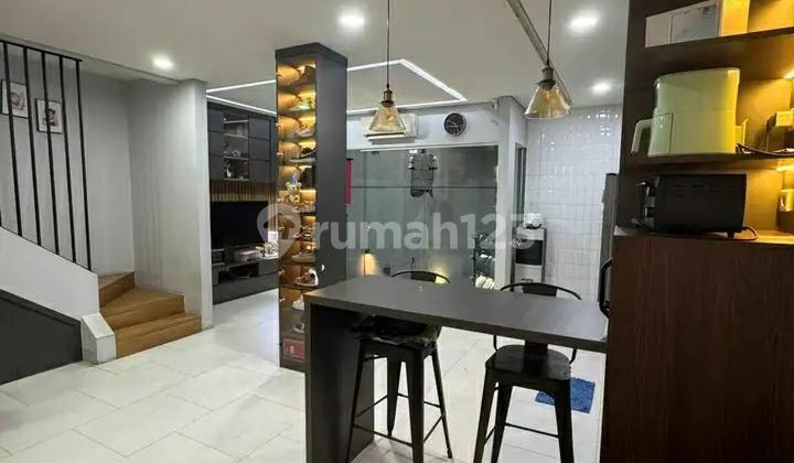 Rumah Semi 3 Lantai Furnish Grand Batavia Tangerang Dekat Tol 2