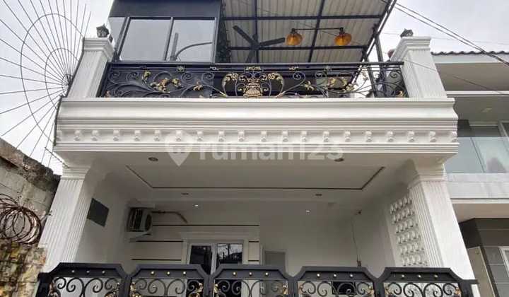 For Sale Nice 2-Story House in Meruya Park, Kembangan, West Jakarta 2