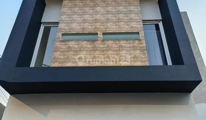 Sewakan Rumah 2 Lantai Terenivasi Dekat Upj Mall Bxchange Bintaro 1