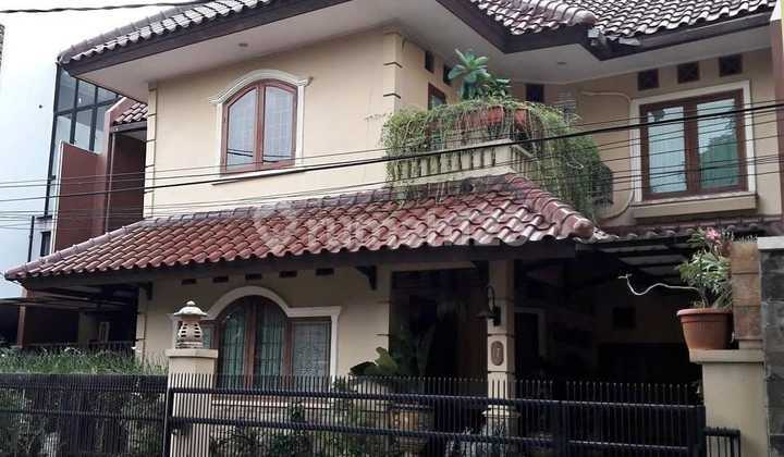 Dijual Rumah Classic 2 Lantai Komplek Bendi Delman Kebayoran Lama