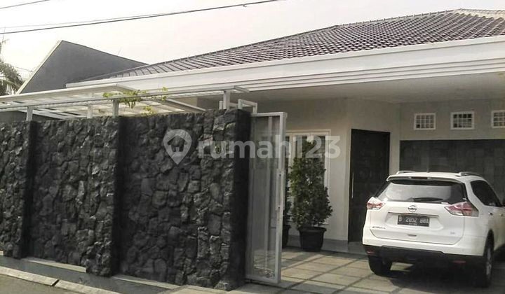 Disewakan Rumah Furnish 1½ Lantai Kebayoran Lama Jaksel Disewakan Rumah Furnish 1½ Lantai Kebayoran Lama Jaksel