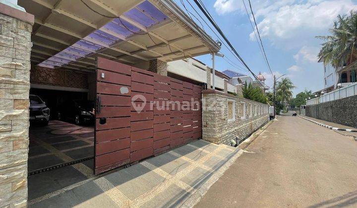 Rumah Megah Asri Renovasi Dipermata Hijau Jakarta Selatan  1