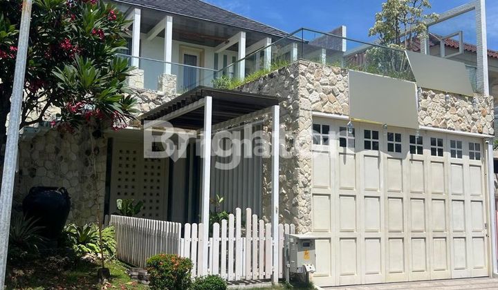 RUMAH MODERN SUKOMANUNGGAL 1