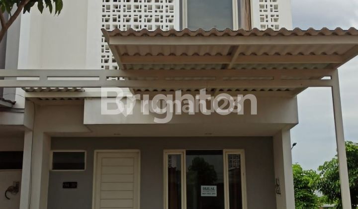 DIJUAL RUMAH 2 LANTAI DIAN ISTANA  1