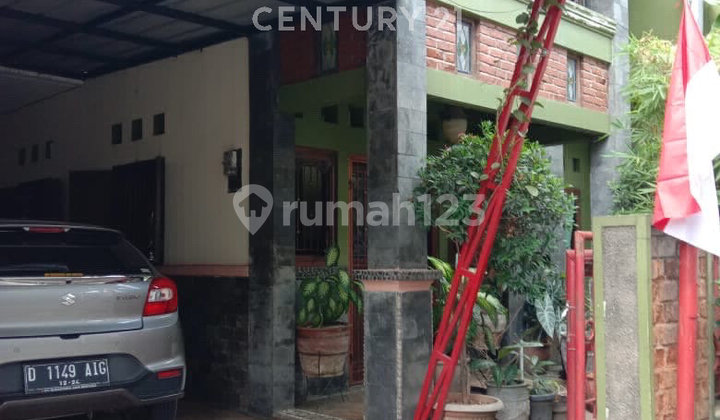 067- RMH ANTIK DI NILEM DGN MATERIAL  KAYU JATI BKN BETAH DI RMH.