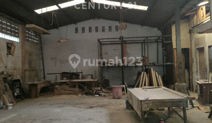 For Sale Warehouse and Office Wing Pasteur Near Toll Road