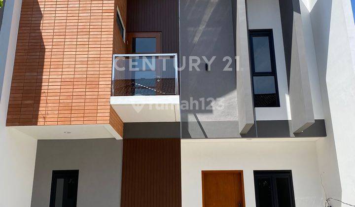 Rumah Baru 2 Lantai Bergaya Modern Scandinavian Di Sayap BKR 2