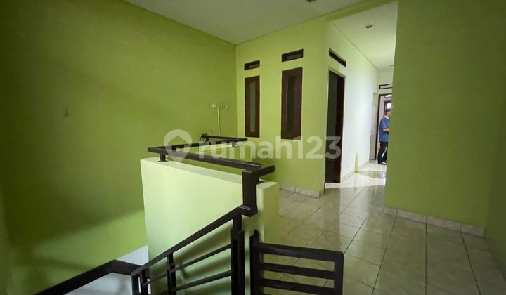 5-Bedroom Strategic House in Comfortable Arcamanik Housing Estate 2
