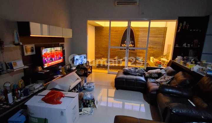 ruang tamu rumah bagus siap huni  istana